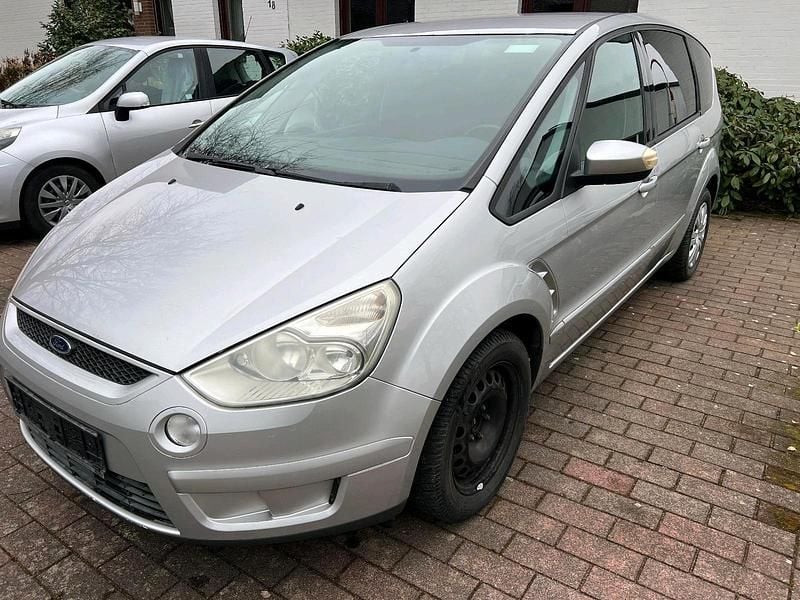 Usado Ford S-MAX S 150 HP (110 kW) 2008 Prateado Monovolume