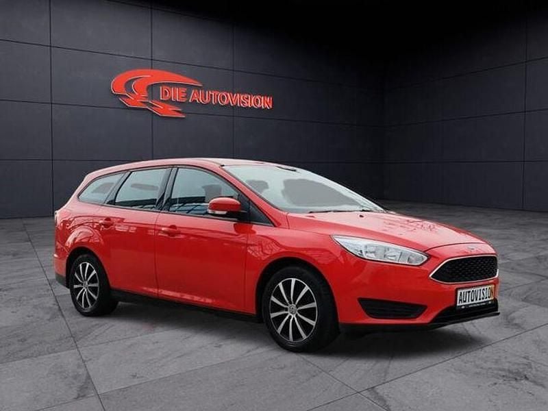 Gebraucht Ford Focus 2016 Rot Limousine