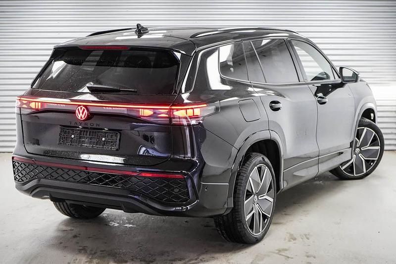 Neu VW Tayron R-line 193 PS (141 kW) 2026 Grenadillschwarz metallic (2t) SUV