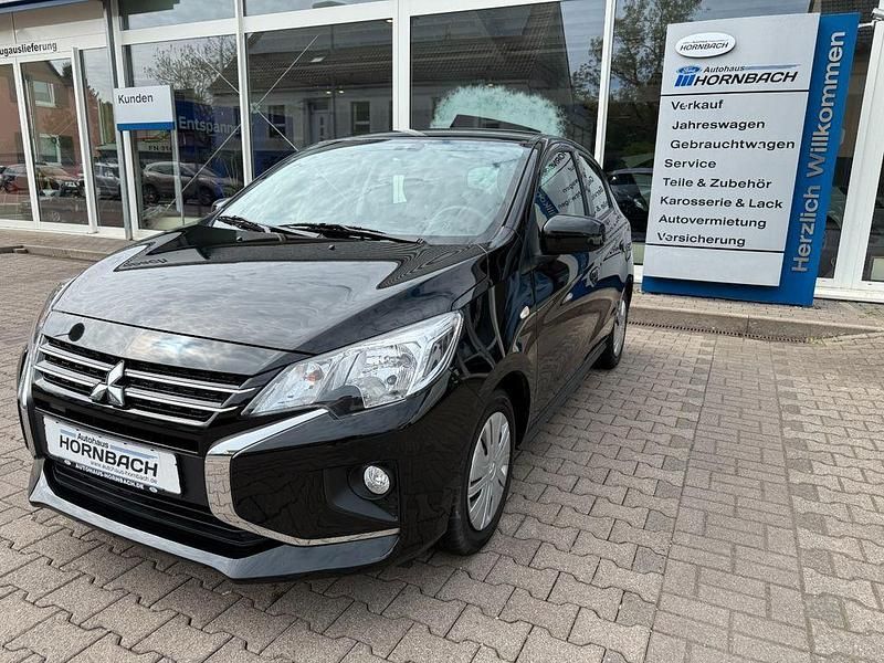 Schwarz Gebraucht 2021 Mitsubishi Space Star Spirit Limousine | 11.490 € (Fairer Preis) - Bild 1/4