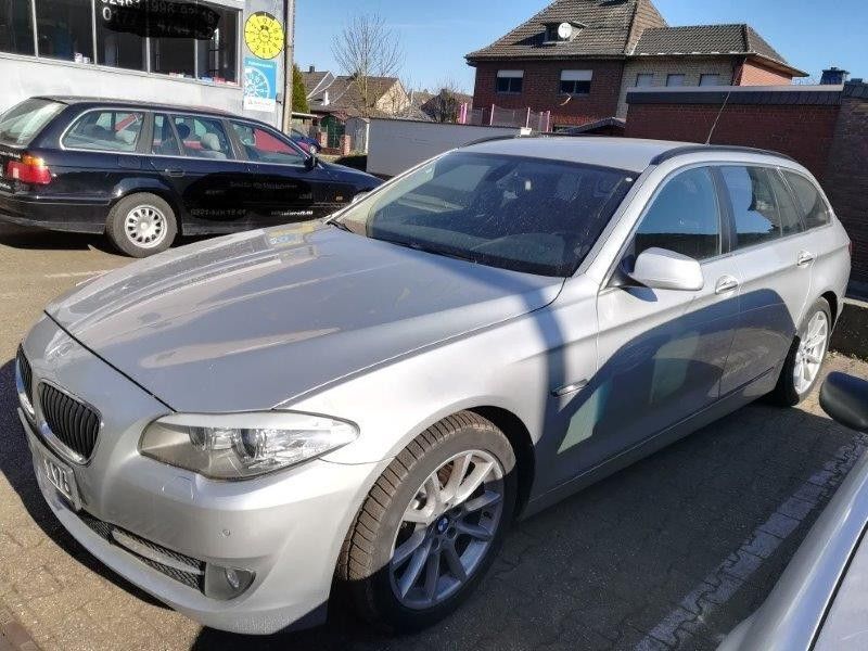 Silber Gebraucht 2012 BMW 520 Kombi | 5.950 € (Guter Preis) - Bild 1/4