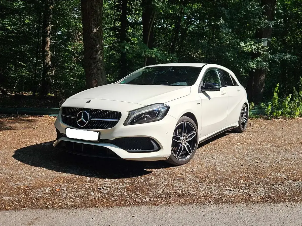 Gebraucht Mercedes A180 Edition 122 PS (89 kW) 2018 Weiß Limousine