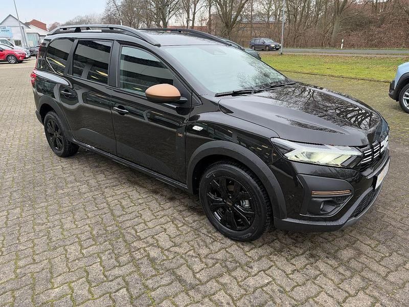 Gebraucht Dacia Jogger Extreme 101 PS (74 kW) 2025 Schwarz Van / Kleinbus
