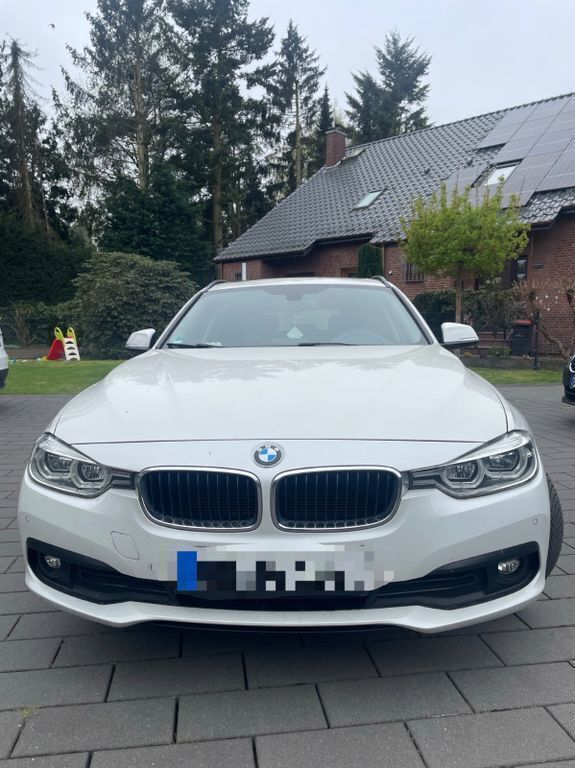 Weiß Gebraucht 2015 BMW 316 Kombi | 11.200 € (Fairer Preis) - Bild 1/4