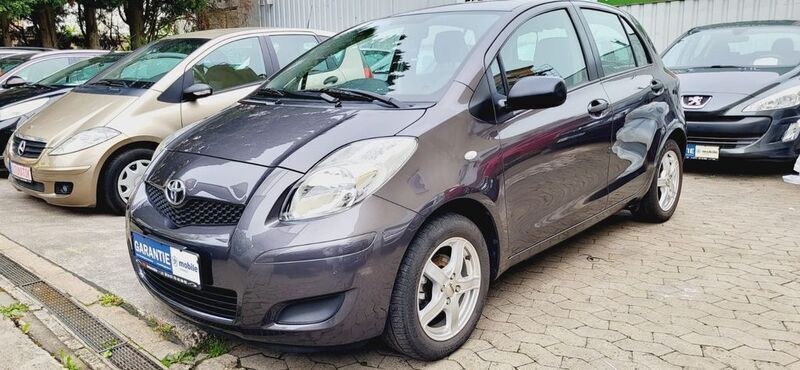Grau Gebraucht 2009 Toyota Yaris Cool Kleinwagen | 4.990 € (Fairer Preis) - Bild 1/4