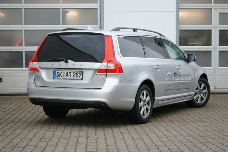 Gebraucht Volvo V70 Standard 150 PS (110 kW) 2016 Silber Kombi