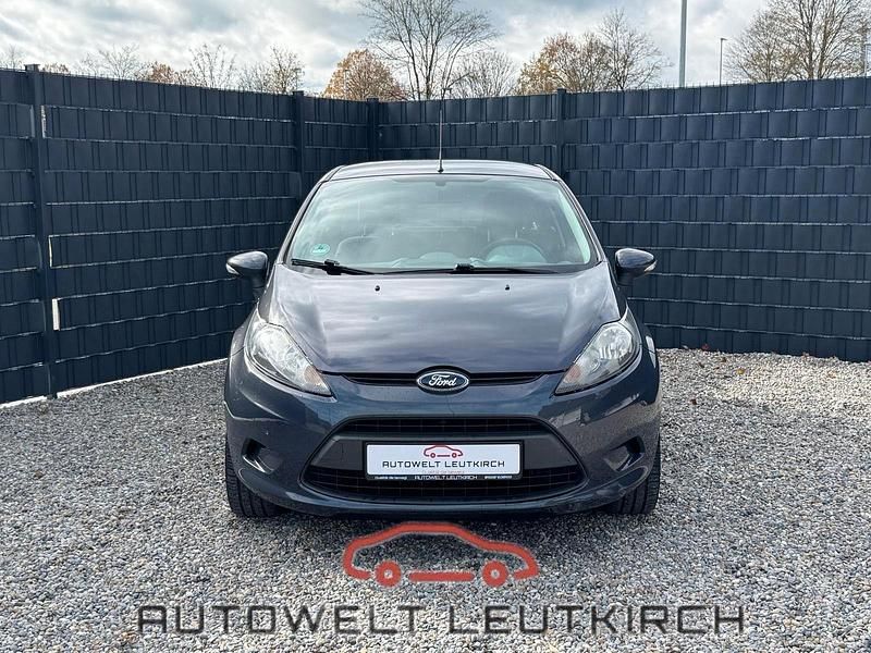 Grau Gebraucht 2011 Ford Fiesta Trend Kleinwagen | 1.480 € (Superpreis) - Bild 1/4