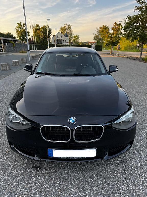 Schwarz Gebraucht 2014 BMW 120 Kleinwagen | 8.999 € (Fairer Preis) - Bild 1/4