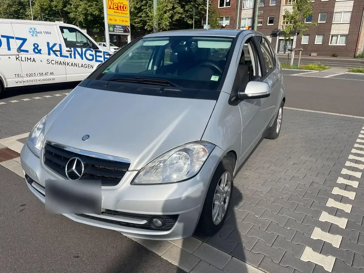 Gebraucht Mercedes A160 95 PS (69 kW) 2011 Silber Kleinwagen