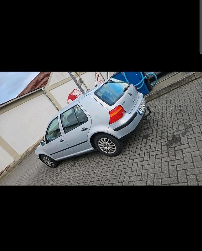 Gebraucht VW Golf IV 105 PS (77 kW) 1999 Silber Kleinwagen