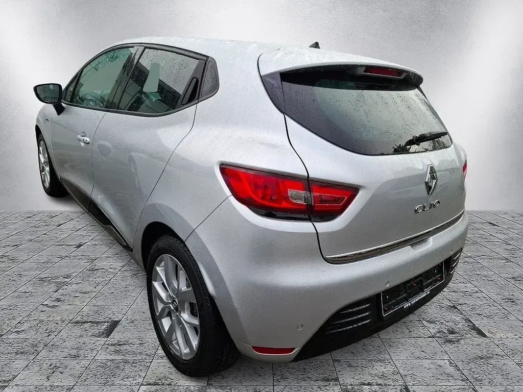 Gebraucht Renault Clio IV LIMITED Deluxe 90 PS (66 kW) 2018 Grau Limousine