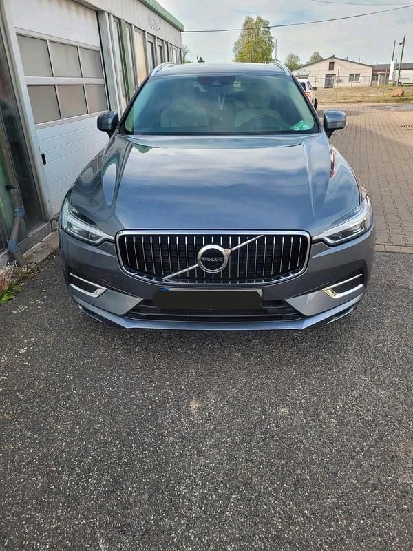 Grau Gebraucht 2019 Volvo XC60 Inscription SUV | 24.500 € (Guter Preis) - Bild 1/4