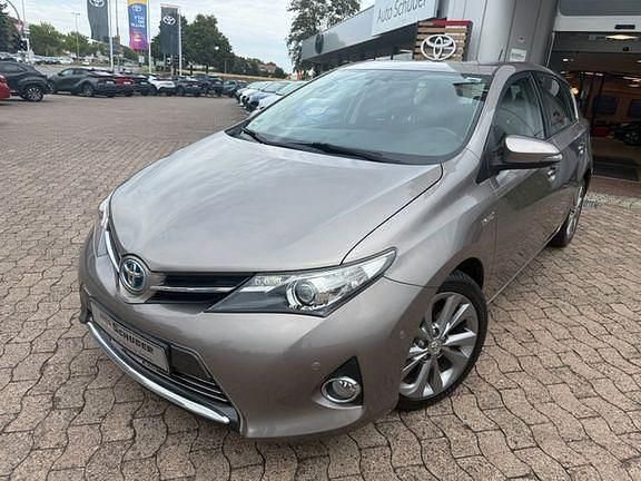 Braun Gebraucht 2013 Toyota Auris Hybrid Executive Limousine | 10.990 € (Guter Preis) - Bild 1/4