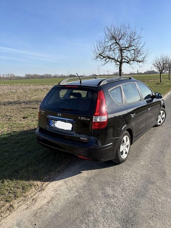 Gebraucht Hyundai i30 Classic 90 PS (66 kW) 2011 Schwarz Kombi