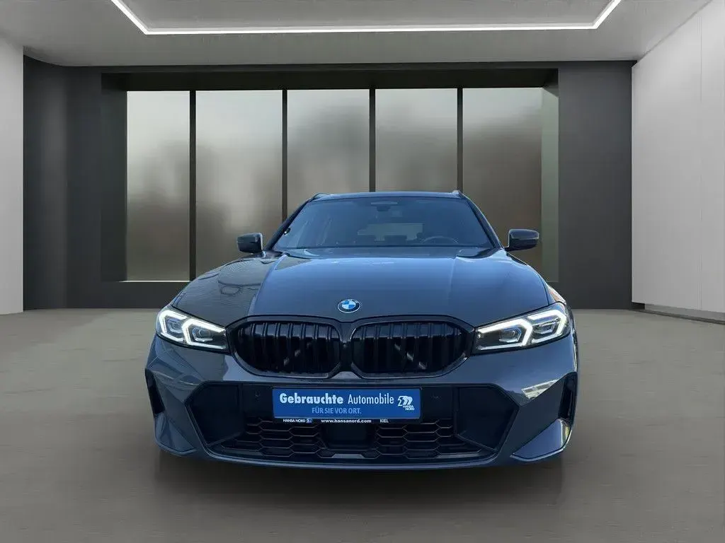 Gebraucht BMW 330 M Sport 245 PS (180 kW) 2023 Grau Limousine