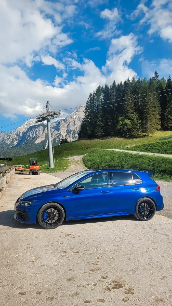 Second-hand VW Golf VIII Edition 333 CP (244 kW) 2023 Albastru Berlinǎ