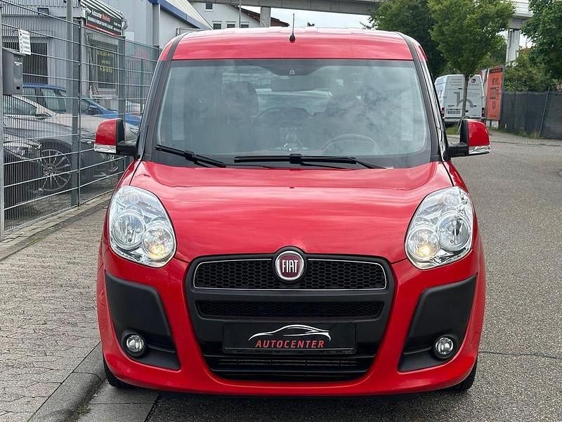 Gebraucht Fiat Doblò Emotion 90 PS (66 kW) 2011 Rot Van / Kleinbus