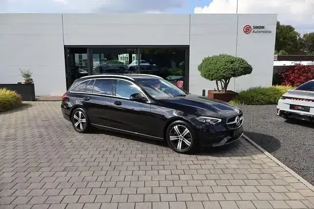Gebraucht Mercedes C200 Avantgarde 204 PS (150 kW) 2022 Schwarz Limousine