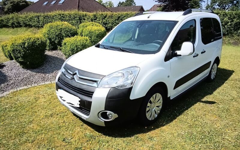 Weiß Gebraucht 2012 Citroën Berlingo XTR Van / Kleinbus | 4.499 € (Fairer Preis) - Bild 1/4