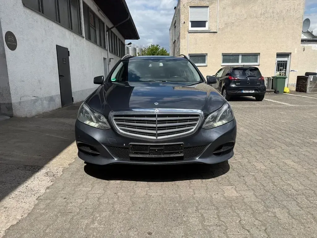 Second-hand Mercedes E300 231 CP (169 kW) 2014 Gri Break