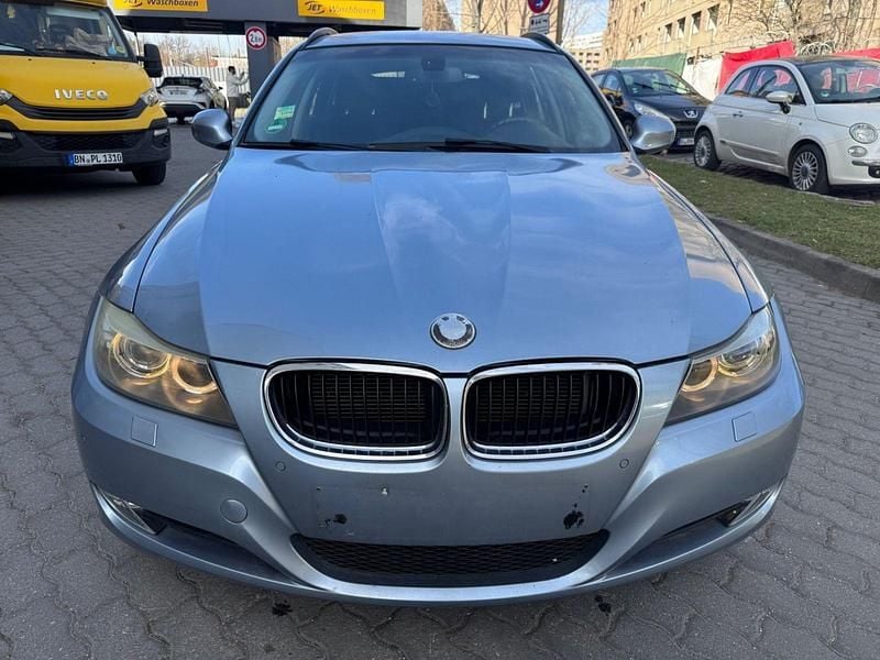 Gebraucht BMW 320 Comfort Edition 170 PS (125 kW) 2010 Blau Kombi