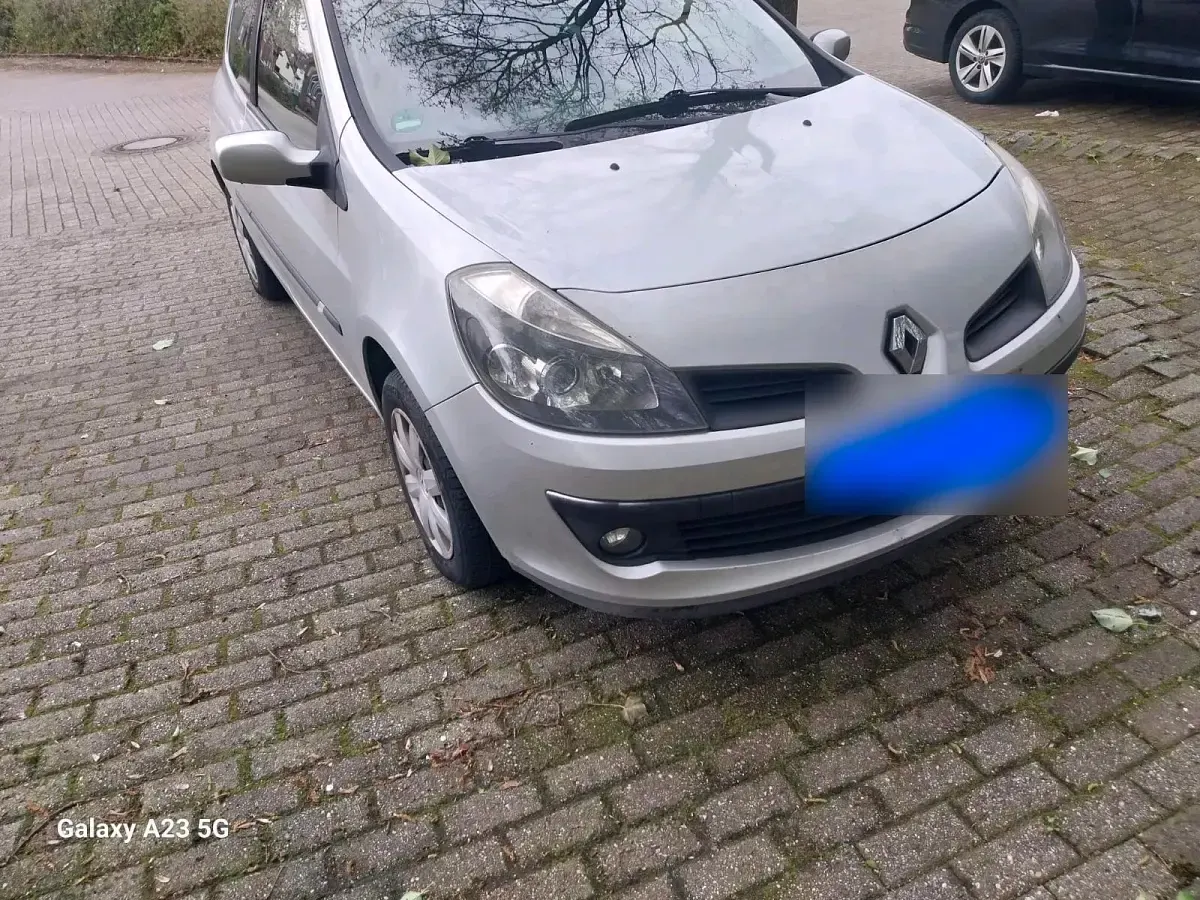 Używany Renault Clio III 88 KM (64 kW) 2006 Srebrny Hatchback