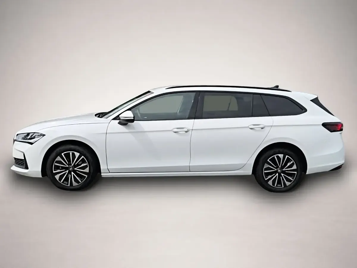 Gebraucht Skoda Superb Selection 150 PS (110 kW) 2025 Weiß Kombi