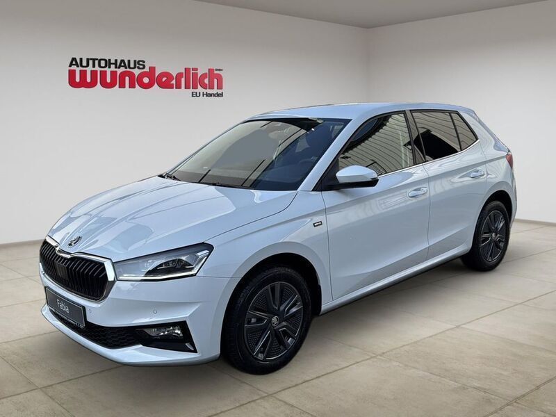 Moon weiß perleffekt Gebraucht 2025 Skoda Fabia Drive Kleinwagen | 18.990 € (Fairer Preis) - Bild 1/4