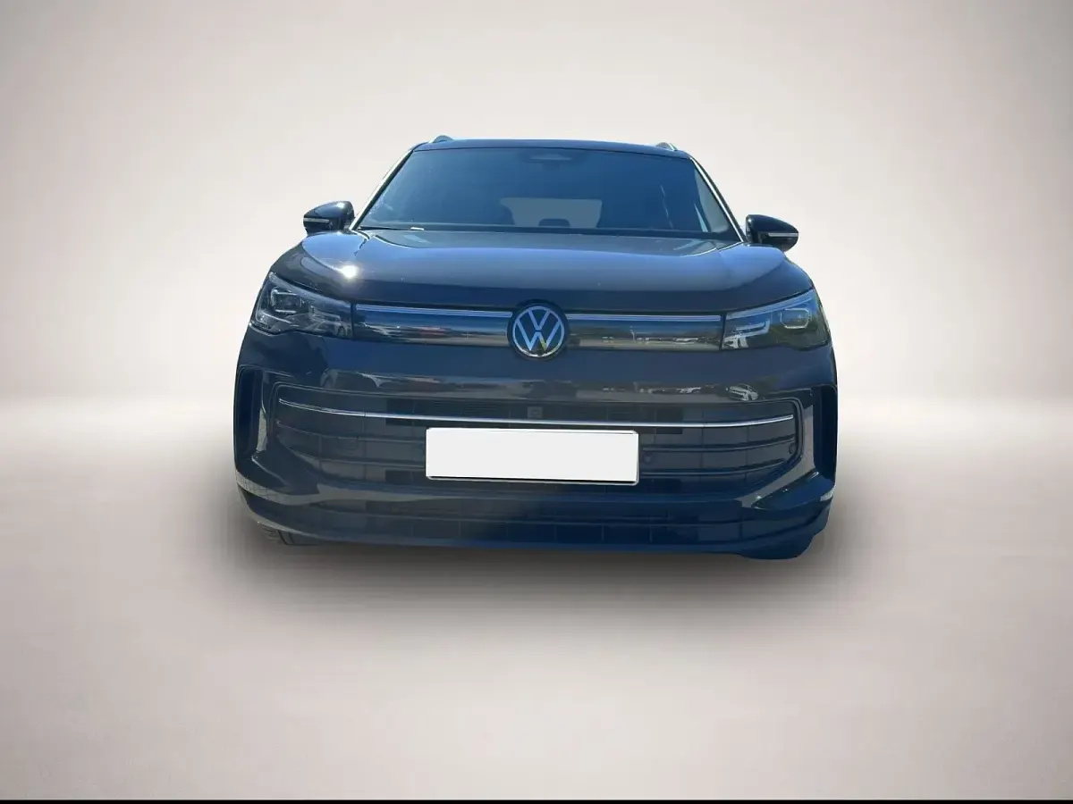 Gebraucht VW Tiguan Goal 150 PS (110 kW) 2025 Grau SUV