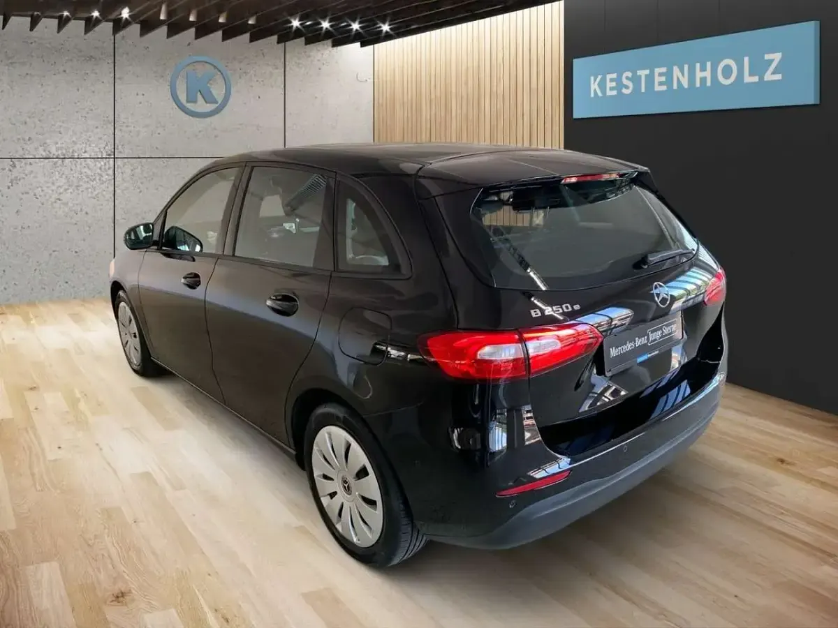 Gebraucht Mercedes B250e 218 PS (160 kW) 2022 Schwarz Kleinwagen