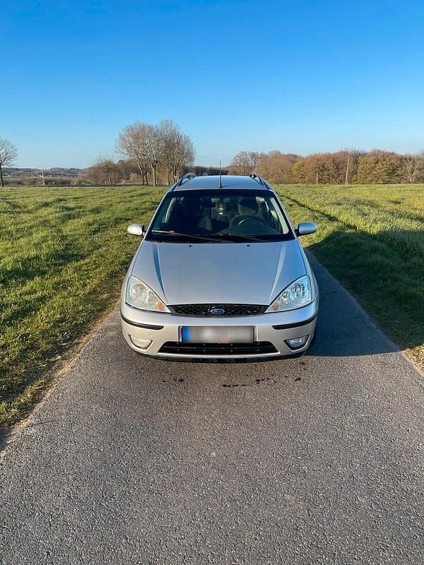 Gebraucht Ford Focus 131 PS (96 kW) 2002 Silber Kombi