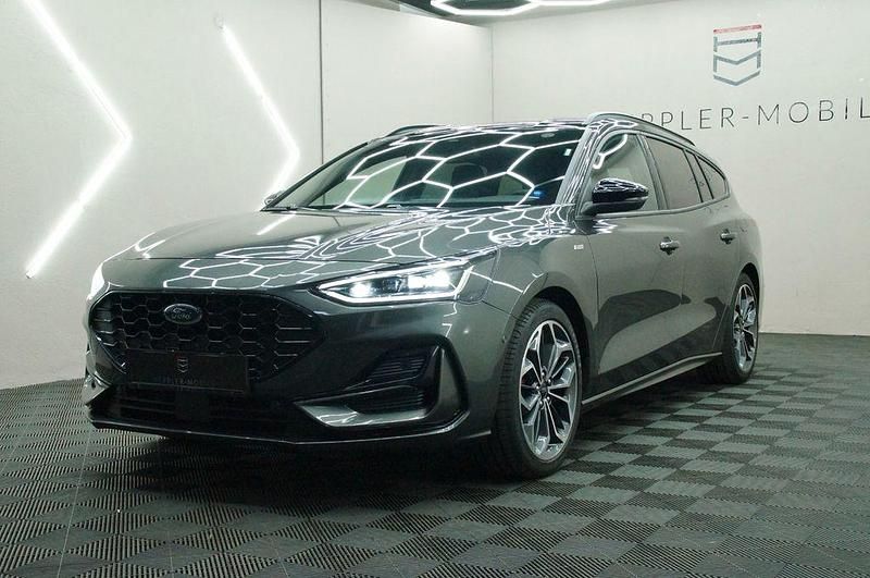 Gebraucht Ford Focus ST-Line X 155 PS (114 kW) 2025 Grau Limousine