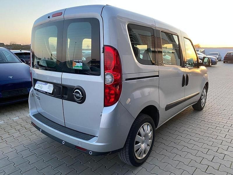 Second-hand Opel Combo Selection 120 CP (88 kW) 2017 Gri Monovolum