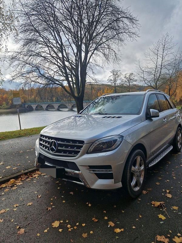 Gebraucht Mercedes ML350 258 PS (189 kW) 2012 Silber SUV