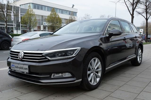 Gebraucht VW Passat Highline 150 PS (110 kW) 2016 Schwarz metallic Kombi
