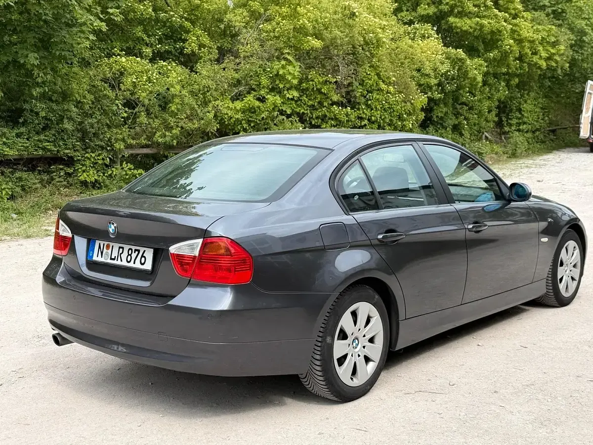 Gebraucht BMW 318 Basis 143 PS (105 kW) 2008 Grau Limousine