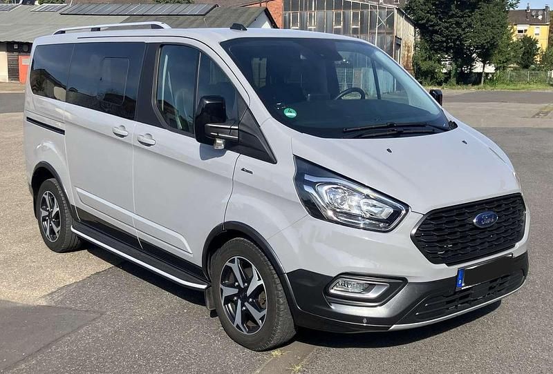 Grau Gebraucht 2023 Ford Transit Custom Active Kombi | 43.490 € (Fairer Preis) - Bild 1/4