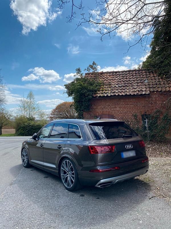 Gebraucht Audi Q7 Ambiente 330 PS (242 kW) 2016 Braun SUV