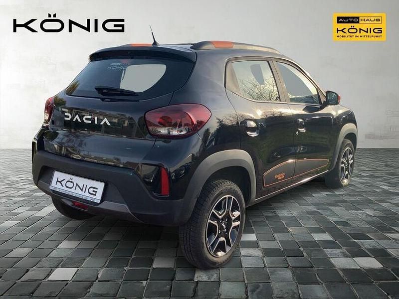 Gebraucht Dacia Spring Essentiel 19 kW (26 PS) 2023 Magmaschwarz Kleinwagen