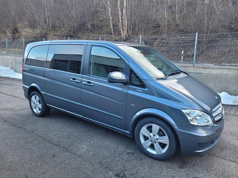 Grau Gebraucht 2011 Mercedes Viano Van / Kleinbus | 14.800 € (Superpreis) - Bild 1/4