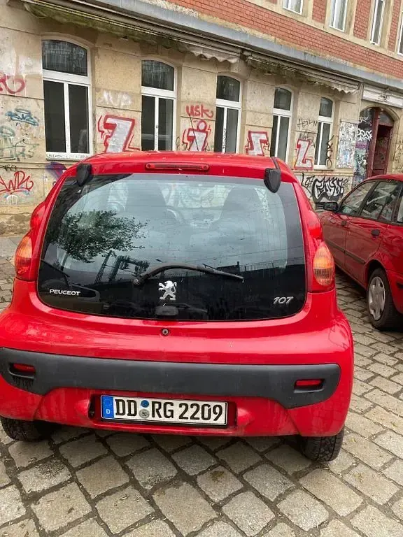 Gebraucht Peugeot 107 Urban Move 68 PS (50 kW) 2009 Rot Kleinwagen