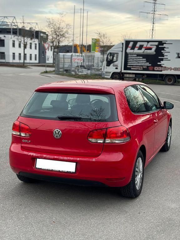 Gebraucht VW Golf VI 80 PS (58 kW) 2011 Rot Kleinwagen