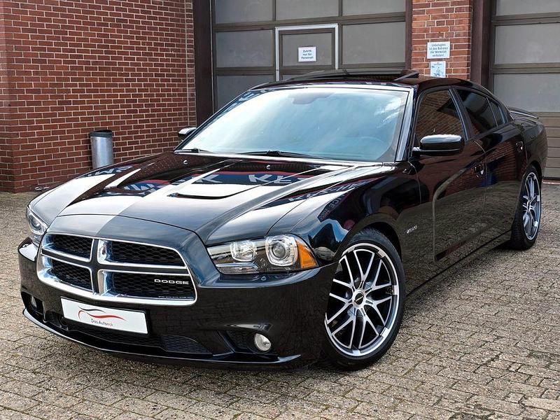 Second-hand Dodge Charger 373 CP (274 kW) 2011 Negru Berlinǎ