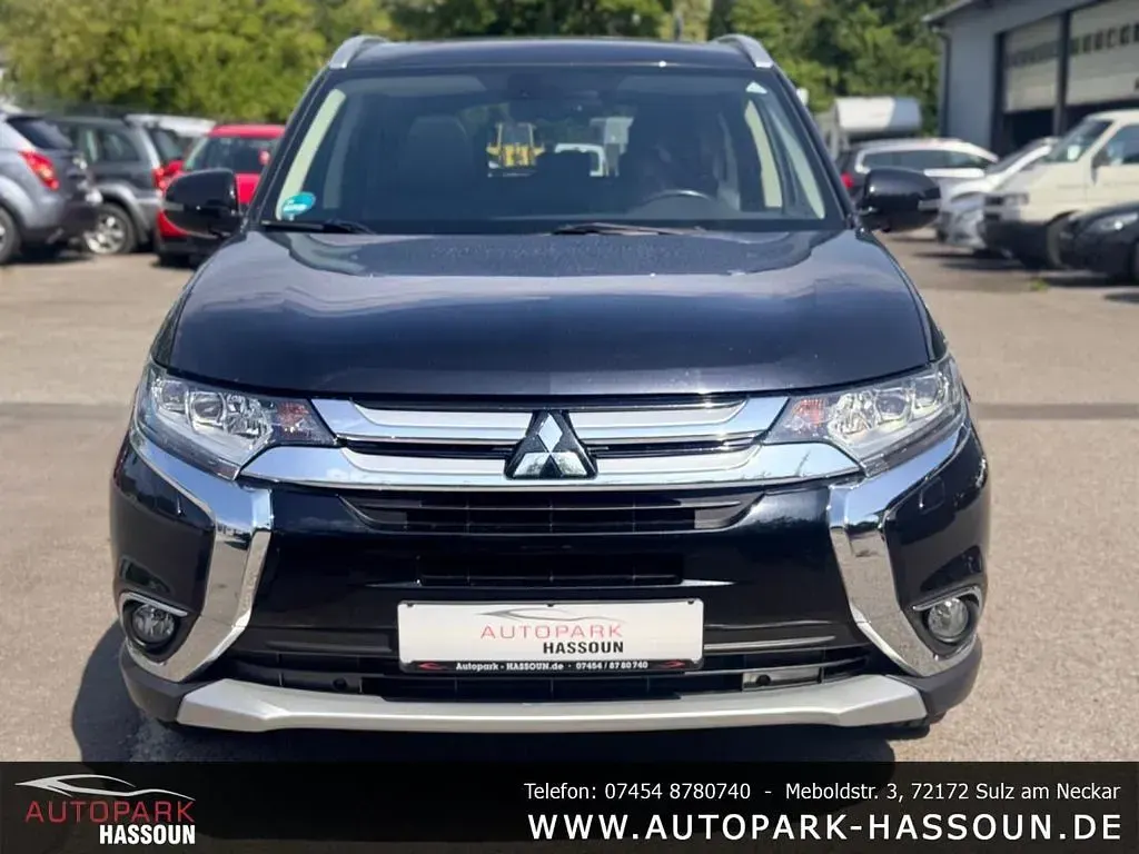 Gebraucht Mitsubishi Outlander Top 150 PS (110 kW) 2017 Pantherschwarz (p) SUV