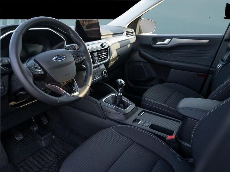 Gebraucht Ford Kuga Titanium 151 PS (111 kW) 2021 Rot SUV