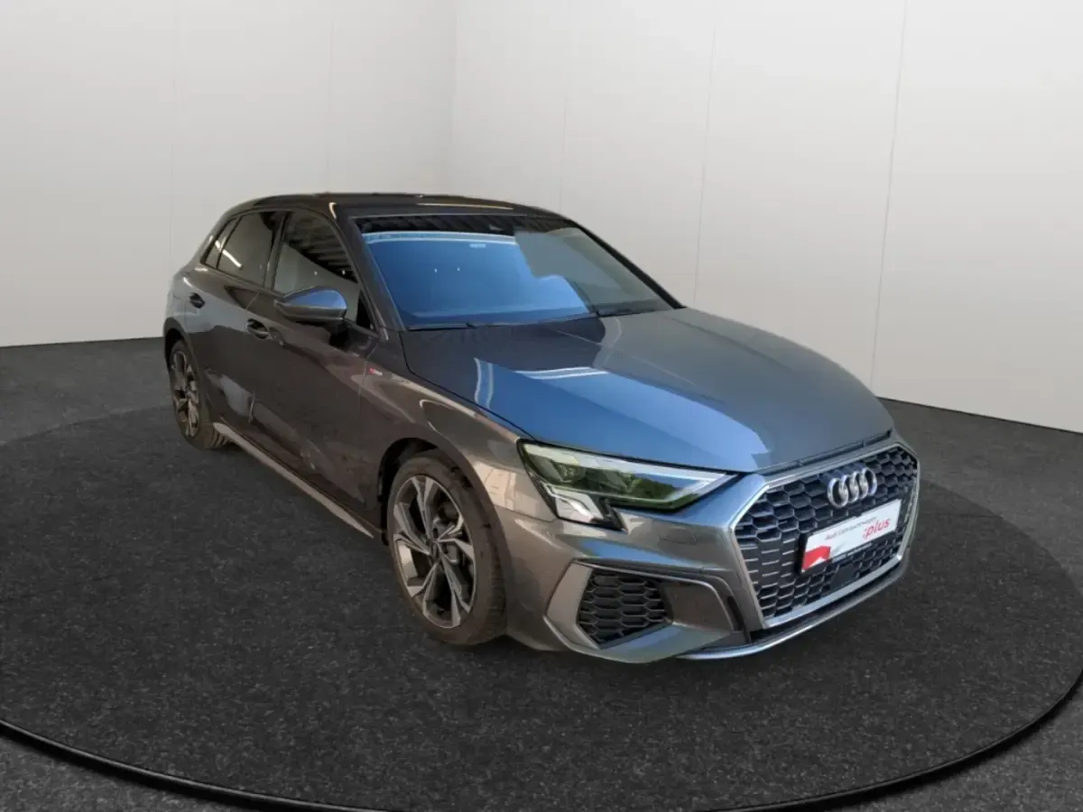 Gebraucht Audi A3 S-Line 110 PS (80 kW) 2023 Grau Limousine