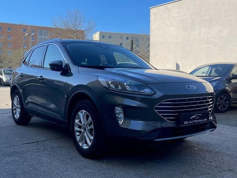 Gebraucht Ford Kuga Titanium 152 PS (111 kW) 2021 Grau SUV