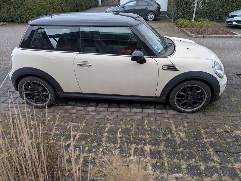 Gebraucht Mini Cooper Pepper 122 PS (89 kW) 2011 Weiß Kleinwagen