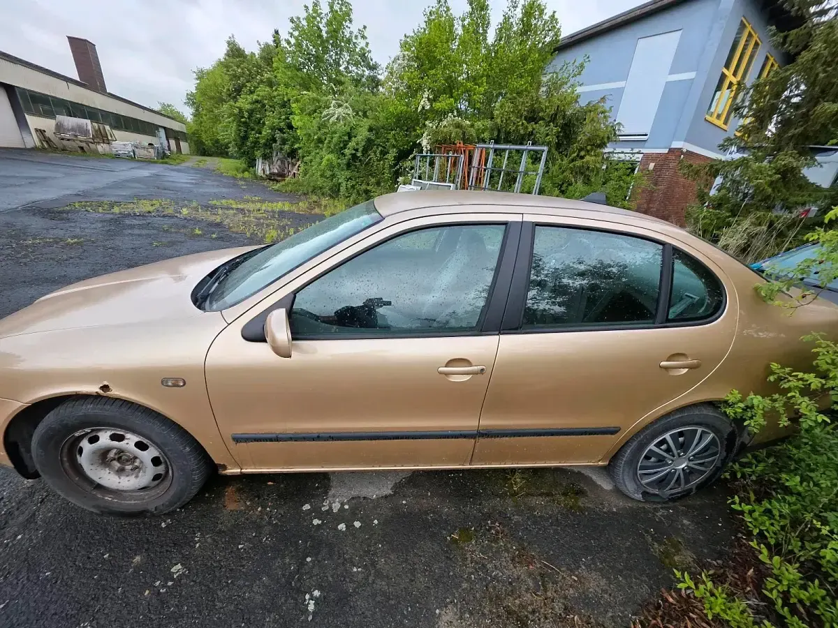 Gebraucht Seat Toledo 105 PS (77 kW) 1999 Gelb Limousine