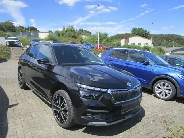 Gebraucht Skoda Kamiq Style 150 PS (110 kW) 2022 Cerna magic/black magic (metallic) SUV